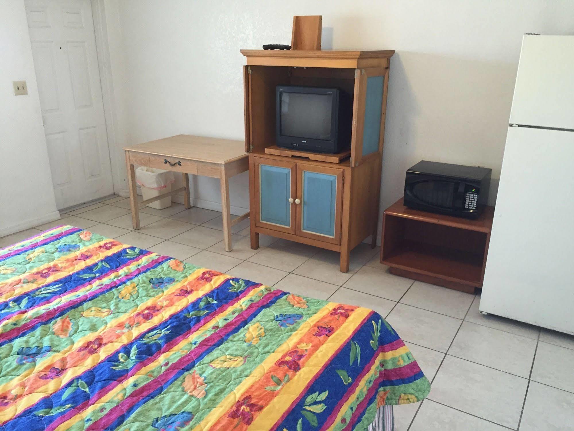 Economy Suites Cypress Gardens Экстерьер фото