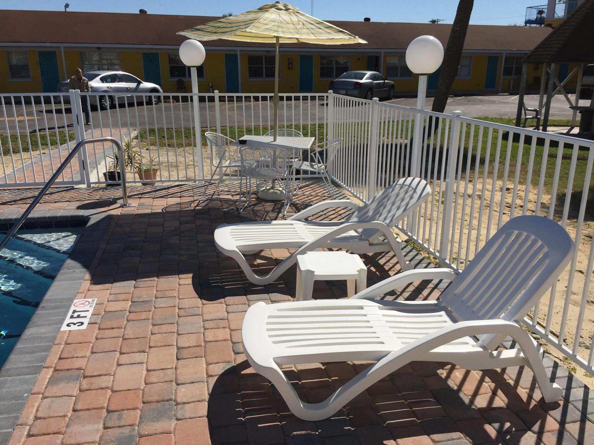 Economy Suites Cypress Gardens Экстерьер фото
