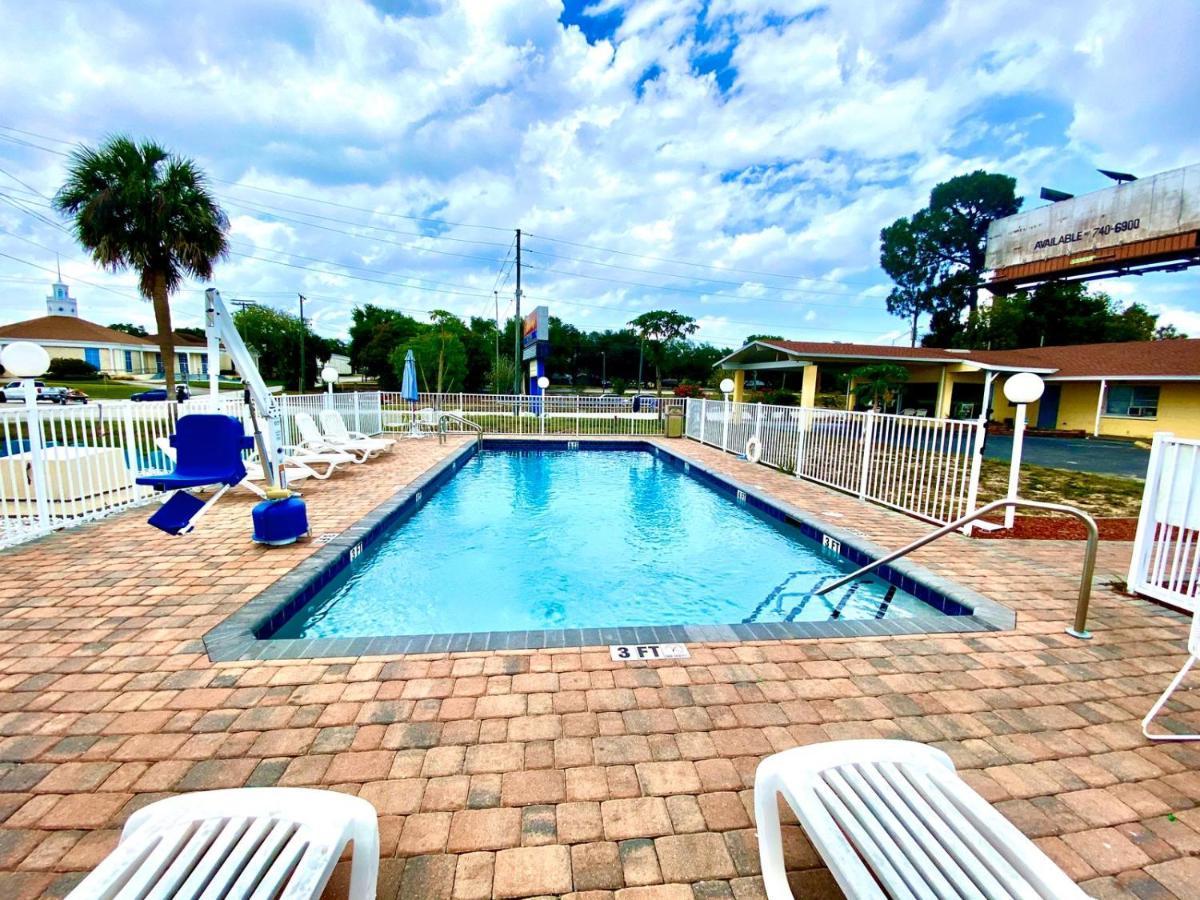 Economy Suites Cypress Gardens Экстерьер фото
